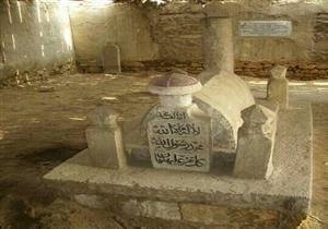 بالصور.. هكذا وصل الحال بقبر الإمام العسقلاني أمير المؤمنين في الحديث