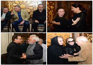 بالصور – نجوم الفن يقدمون واجب العزاء في بدر تيسير