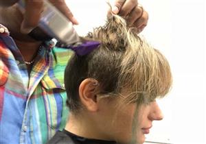 بالفيديو والصور.. جوي كينج حليقة الرأس لدورها الجديد بمسلسل "The Act"