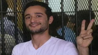 إخلاء سبيل أحمد دومة بكفالة 100 ألف جنيه