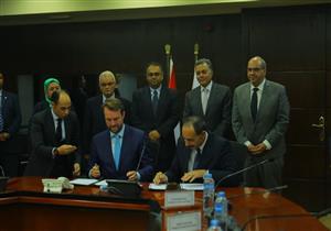 بحضور وزير النقل.. توقيع مذكرة تفاهم بين ميناء الأسكندرية وشركة CDR الهولندية