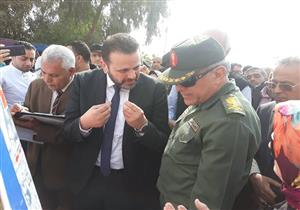 بالصور.. مساعد رئيس الهيئة الهندسية يتفقد عمارات الأوقاف في المنصورة لبدء إزالتها