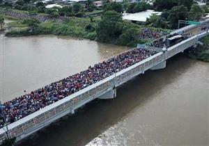 سكان مدينة مكسيكية يحتجون على وصول قافلة المهاجرين إليها