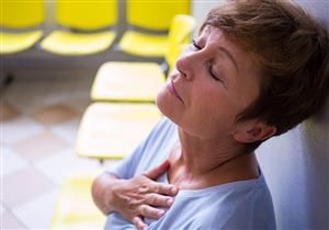 حسام موافي يحذر: هؤلاء الأشخاص أكثر عرضة للجلطة الرئوية