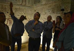 بالصور- وزير الآثار يتجول في الأقصر قبل الإعلان عن كشف جديد