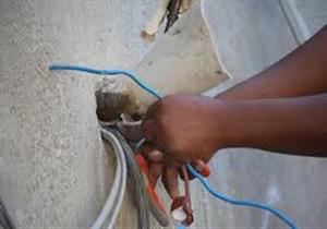 "البحيرة للكهرباء": إزالة جميع التوصيلات غير الشرعية بالمناطق العشوائية والمخالفة