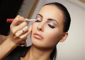 أسرار صمود المكياج طويلاً في الصيف.. ما السر؟