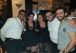 أحمد رزق يحتفل بعيد ميلاد منى زكي وحلمي.. صورة