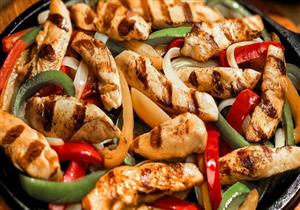 "سنة أولى جواز".. فاهيتا الدجاج بطريقة سهلة وسريعة 