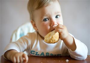 هذه الأعراض تنذر بحساسية القمح لدى طفلك