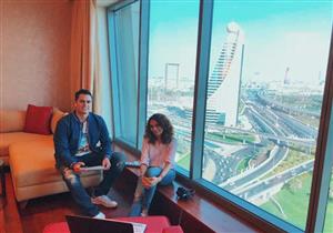 "ولدت حراً".. تجمع هشام خرما ونجمة "Slumdog Millionaire"