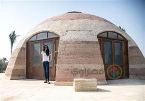 "عايزينها تبقى خضرا".. كيف حولت "مديحة" الصحراء لمنطقة جذب؟ 