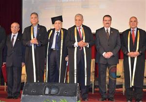 تكريم شرف ومحلب و3 وزراء في حفل "المهندس المدني"