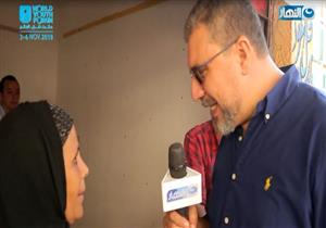 "ما تزعليش".. عمرو الليثي يفاجئ أُمًّا لـ7 أولاد بمحل بقالة -فيديو 