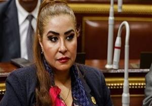 العقوبة تصل للحبس.. غادة عجمي تكشف ملامح مشروع "حظر النقاب"