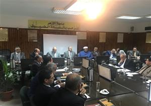 بدء اجتماع مجلس جامعة الأزهر لبحث حوادث الطلاب أمام البوابة الرئيسية