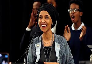  ضُربت بسبب بشرتها السمراء.. أول لاجئة مُحجبة بالكونجرس الأمريكي