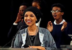 "القلوب الدافئة تنتصر".. كلمة أول محجبة بالكونجرس بعد الفوز (فيديو)