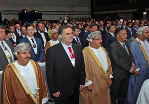 بعد استقبال دافئ.. إسرائيل تستعرض من عُمان "طريق السلام" الحديدي