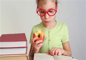 مع اقتراب الامتحانات.. 5 أطعمة تساعد طفلك على التركيز أثناء المذاكرة
