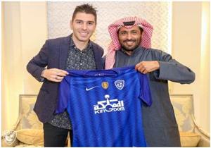 الهلال السعودي يتعاقد مع لاعب برشلونة الأسبق