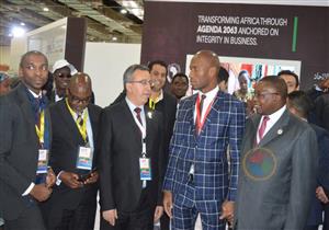 بالفيديو والصور .. دورجبا يستعرض "التجارة الإفريقية" بجوار استاد الدفاع الجوي 