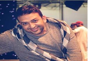 فيديو- تامر حسين يكشف مقاطع جديدة من "باين حبيت" لعمرو دياب