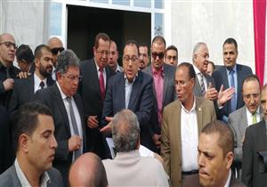 بالصور.. رئيس الوزراء يتفقد منطقة "المطورين" بالعاشر من رمضان