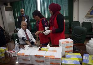  وزير الري يشارك في حملة القضاء على فيروس سي - صور