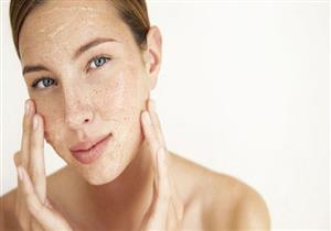 لن تتوقع .. فوائد التقشير المائي على البشرة