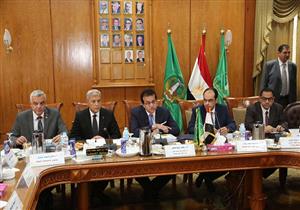 "الأعلى الجامعات" يبحث تدريس مقرر للياقة البدنية والصحة للطلاب