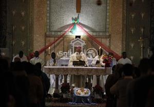 مظاهر احتفالات الأقباط بعيد الميلاد المجيد داخل كاتدرائية العباسية - فيديو