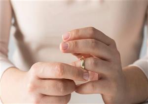 "ما بيغسلش سنانه بالمعجون".. مريم تطلب خلع زوجها