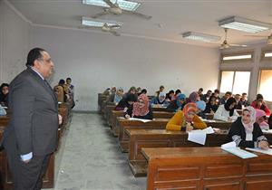 رئيس جامعة حلوان يجري جولة تفقدية لمتابعة الامتحانات