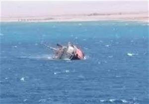 مصدر أمني: العثور على صناديق خشبية يرجح أنها للمركب المفقود في خليج السويس