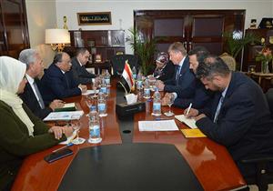 "مجالس تنفيذية شعبية لمراقبة القيادات".. تفاصيل لقاء وزير التنمية المحلية بوفد الاتحاد الأوروبي