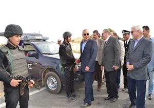 محافظ السويس ومدير الأمن يتفقدا قوات تأمين المشاركة في "العملية الشاملة"  