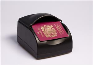 شركة عالمية تزود مطار القاهرة بأجهزة القراءة الآلية للوثائق