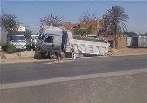 إصابة مواطنين اثنين في انقلاب سيارة سيراميك بطريق "بنها - كفر شكر"