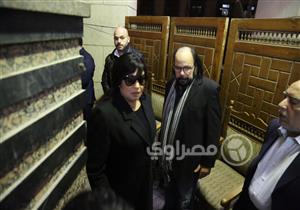 بالصور- فيفي ودلال ووفاء وريم في عزاء شقيقة طلعت زكريا