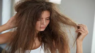 سر بسيط يحمي شعرك من التلف بعد المكواة.. لا تهمليه