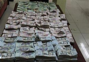 سقوط عصابة تتاجر في العملة وبحوزتهم مليون ريال سعودي بمصر الجديدة
