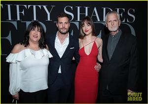 بالصور- نجوم "Fifty Shades Freed" يحتفلون بالعرض الخاص في هوليوود