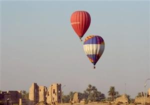تحليق 22 بالونًا طائرًا بــ300 سائح من مختلف الجنسيات في الأقصر