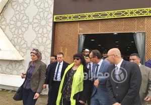 بالصور.. وزيرة الثقافة تزور جناح الأزهر بمعرض الكتاب