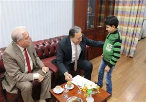 وزير الصحة يوافق على توفير سماعة أذن مجانية لمواطن سيناوي