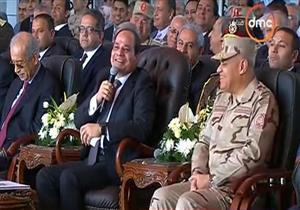 السيسي لوزير الإسكان: "إنت بتضحك ليه؟"- فيديو