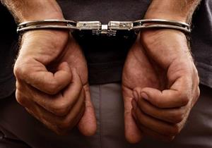 الأهالي يحاصرون تاجر مخدرات بكاميرات مراقبة فيحرق كابينة تليفونات بحلوان