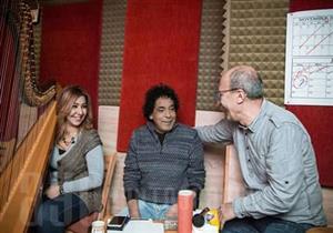 بالصور محمد منير ينتهي من بروفات الاستعداد لحفل الأقصر