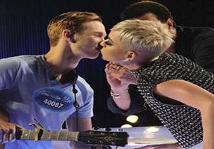نجم "American Idol"..قبلة كيتي بيري لم تروق لي - (فيديو)